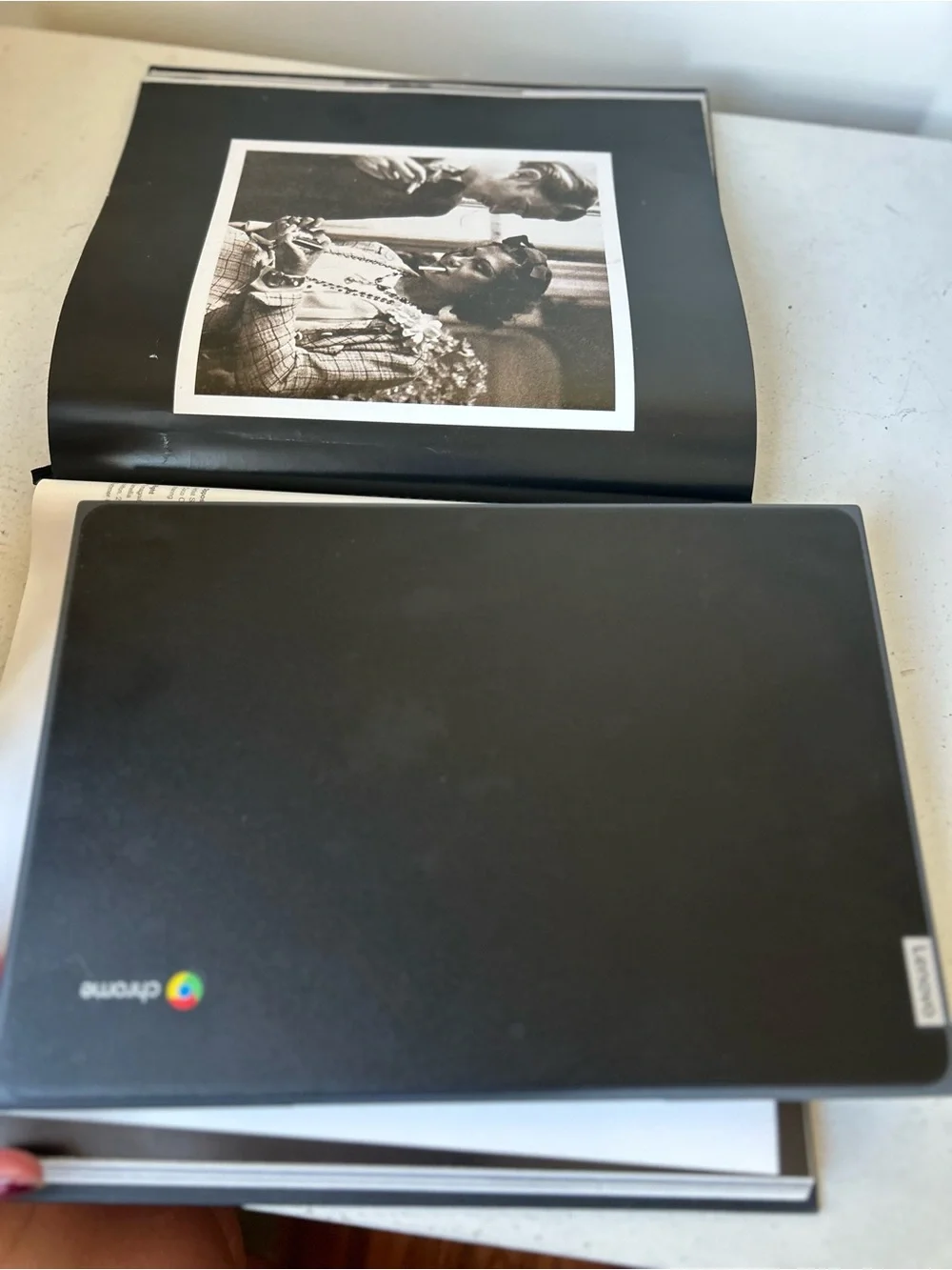 Black Chromebook Laptop - Sleek Portable Computer Lenovo 2nd Gen